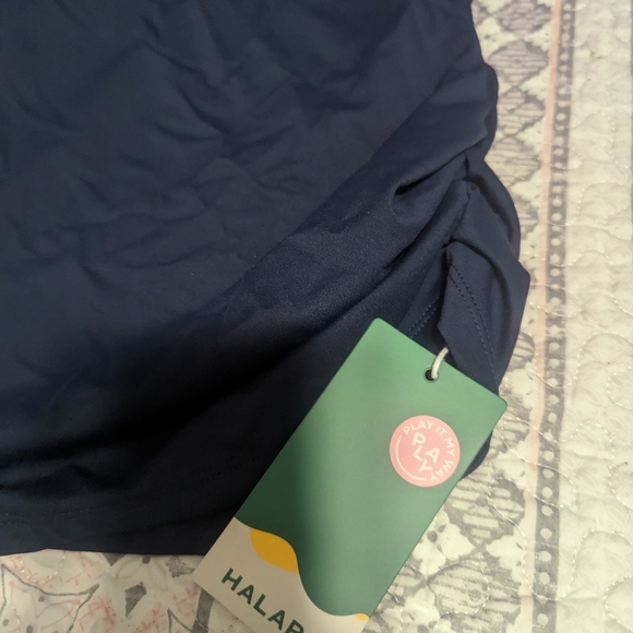 New Halara crossover low V navy top XL - Picture 4 of 5